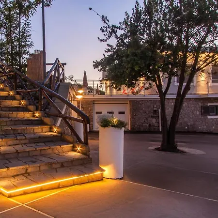 Prestige Bed and Breakfast 4*